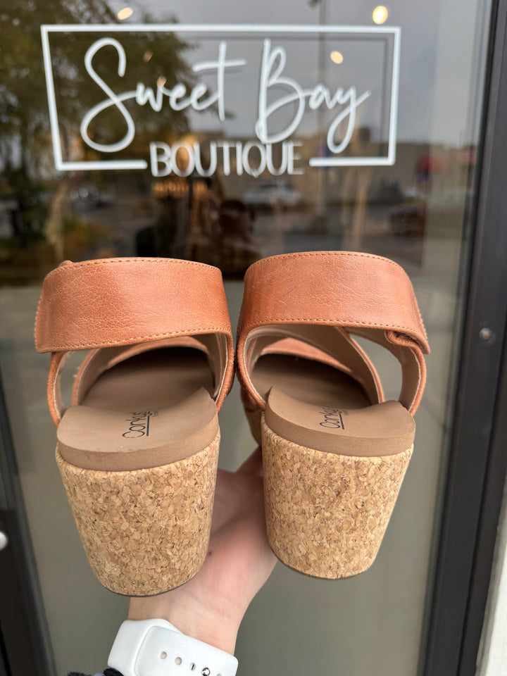 Case Closed | Corkys Footwear