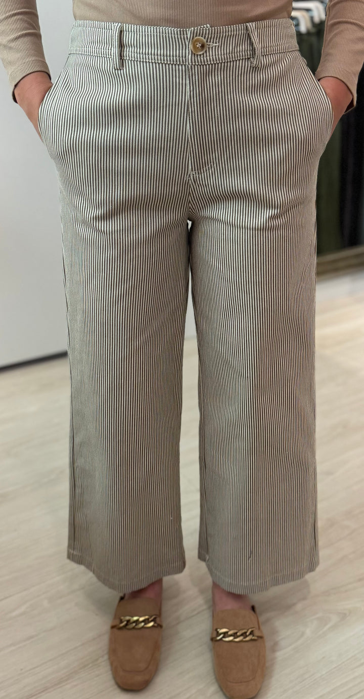 Striped Wide-leg Pants