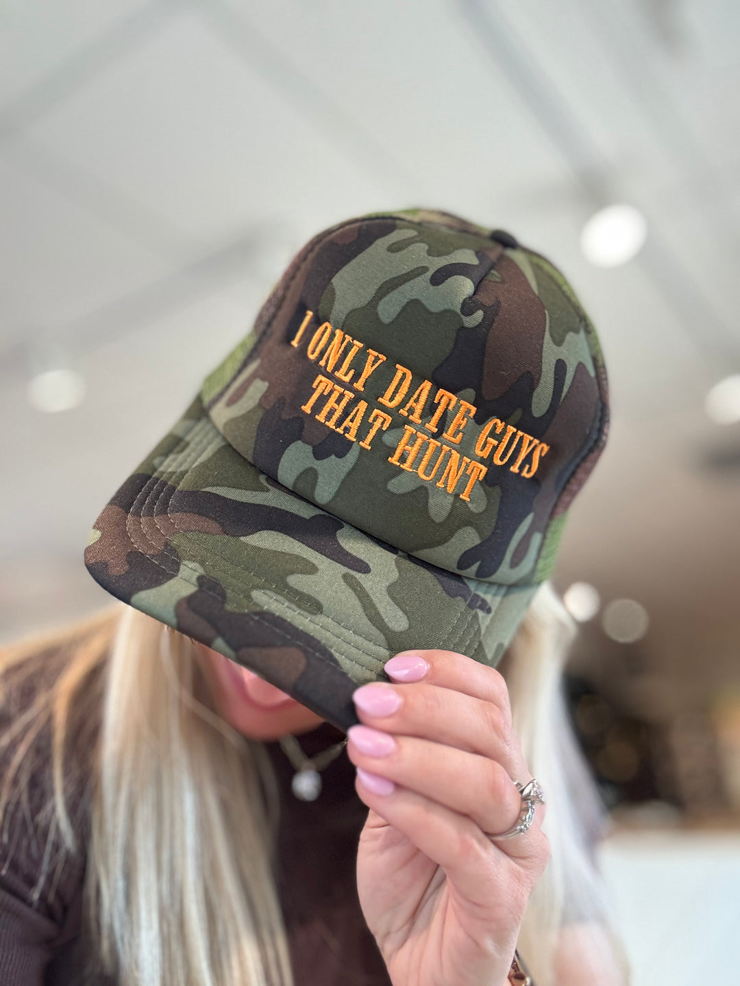 "I Only Date Guys That Hunt" Trucker Hat