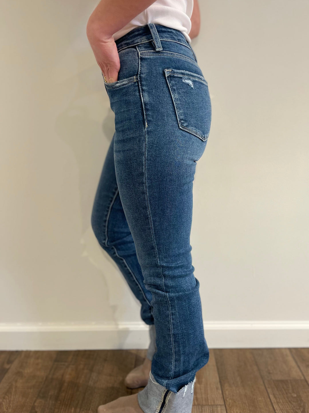 Mid Rise Cuffed Slim Straight Jeans