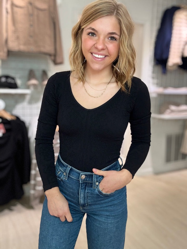 Niki Biki| Lace Textured V Neck Top